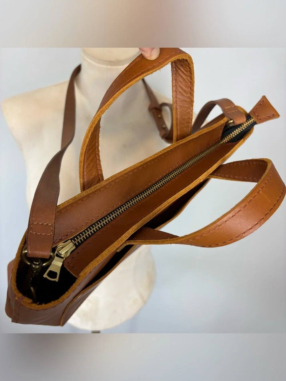 Portland Leather Medium Zip Crossbody Tote in Honey - Picture 8 of 11